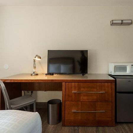 Riverfront Inn Розберг Екстер'єр фото