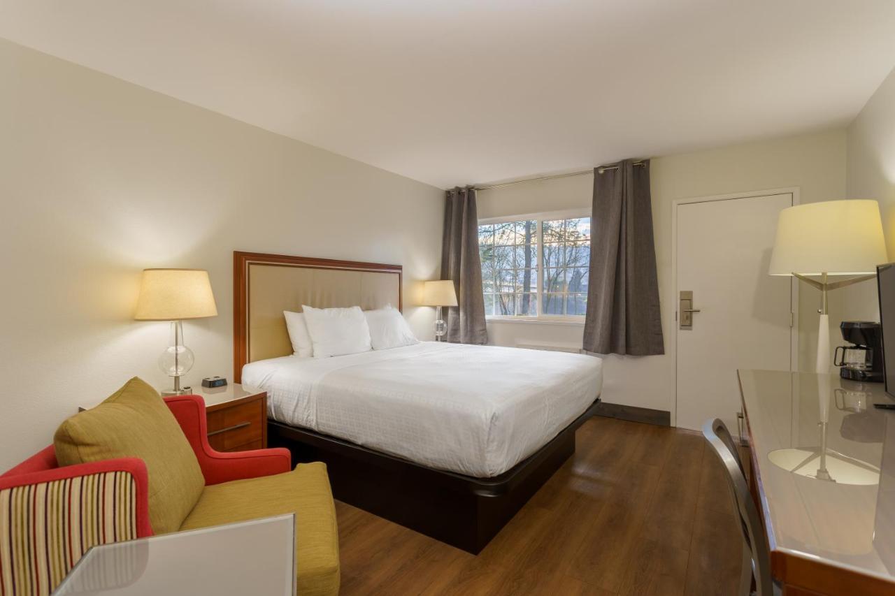 Riverfront Inn Розберг Екстер'єр фото