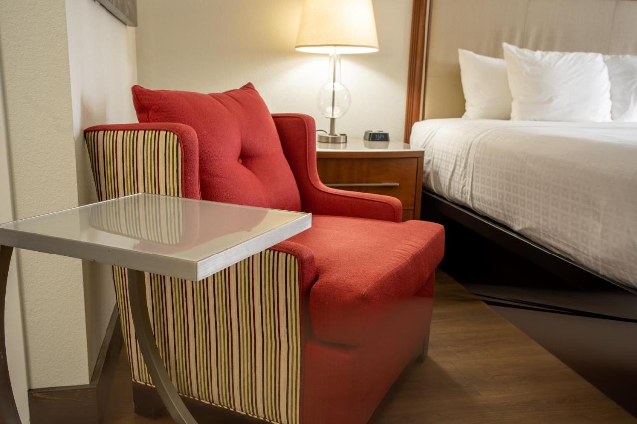 Riverfront Inn Розберг Екстер'єр фото