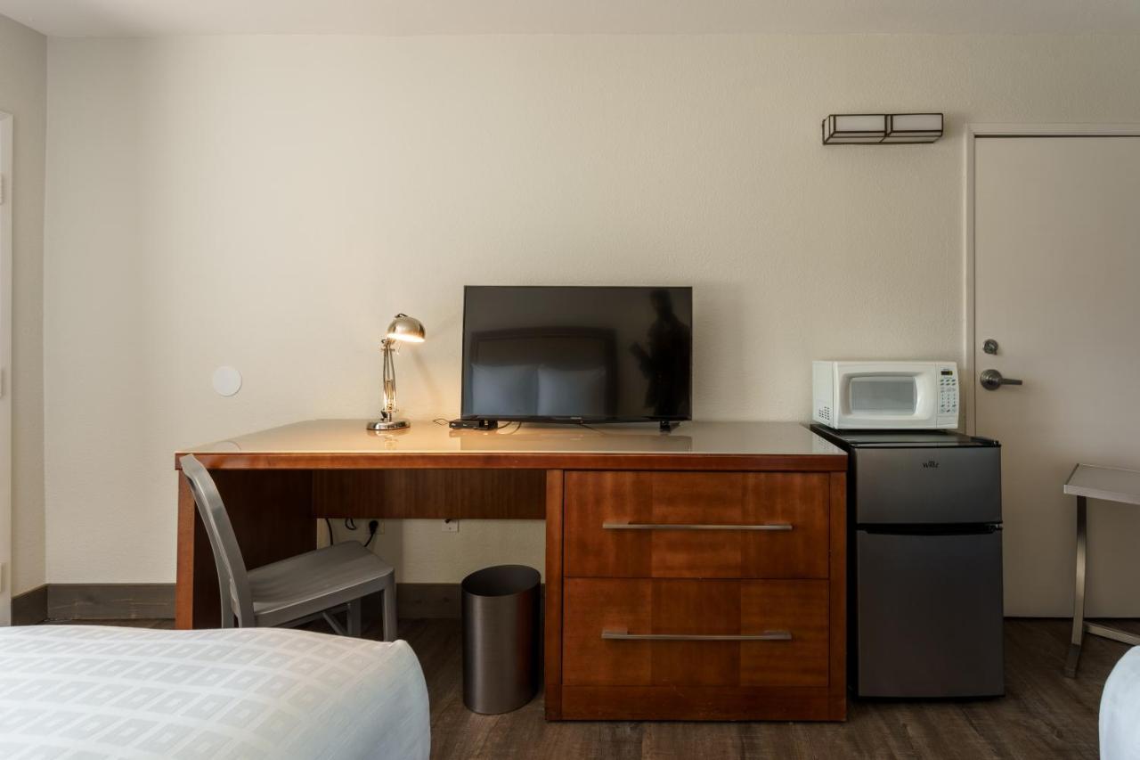 Riverfront Inn Розберг Екстер'єр фото