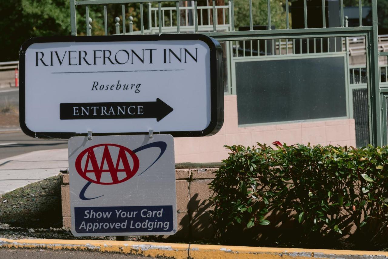 Riverfront Inn Розберг Екстер'єр фото